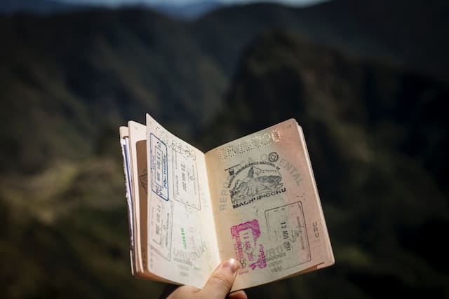 Reisepass mit verschiedenen Stempeln